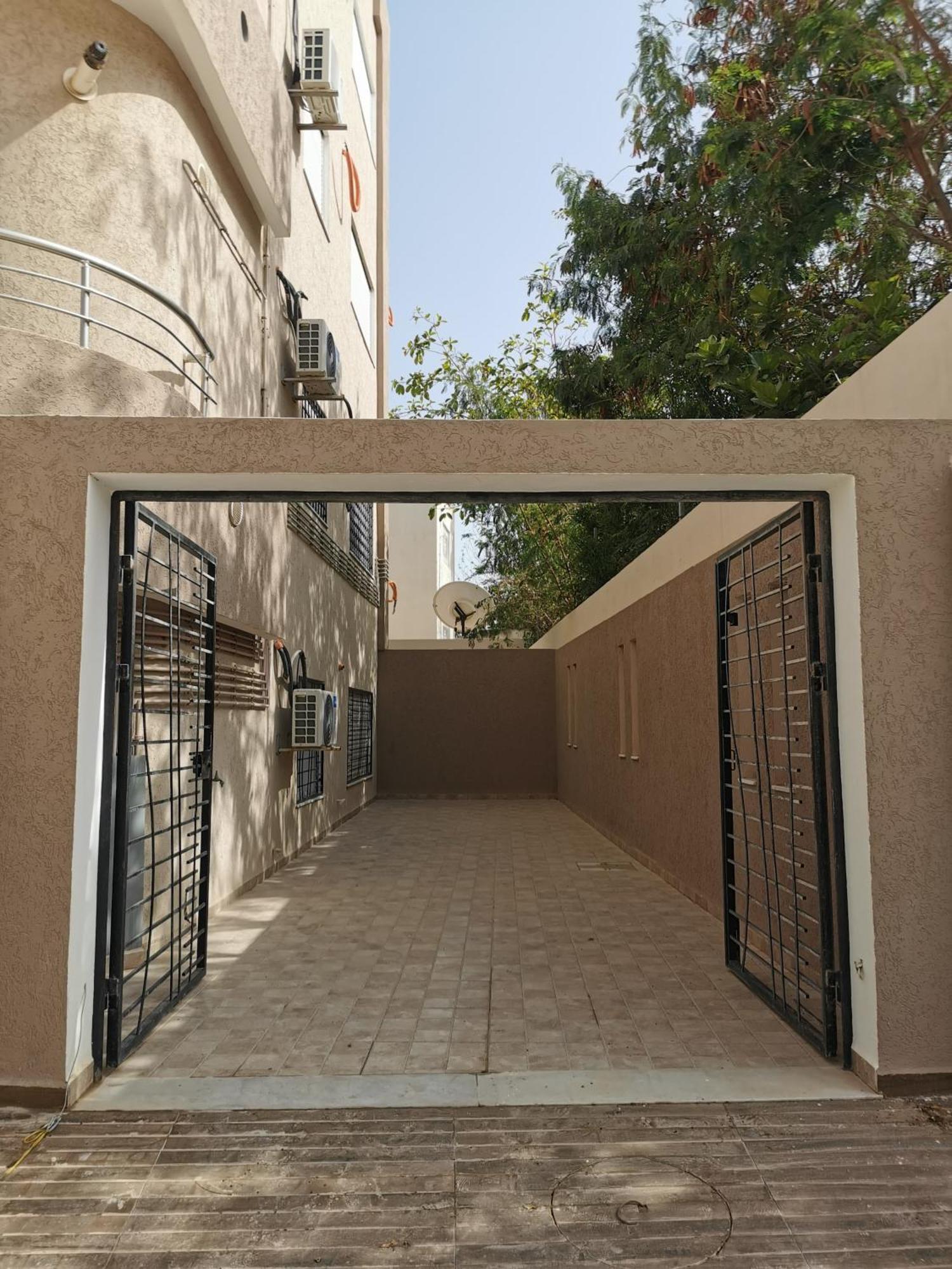 Rdc S2 Pieds Dans L'Eau Parking Privee Hammam Sousse Exterior photo